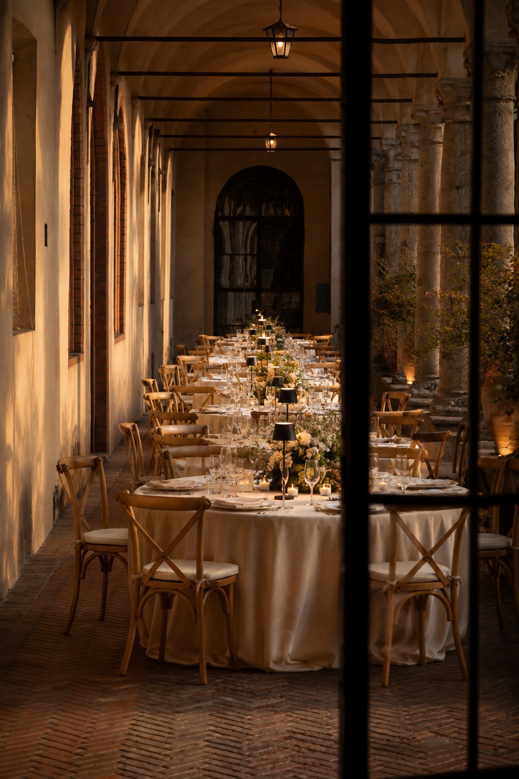 Catering Tavolo Unico - evento in chiostro